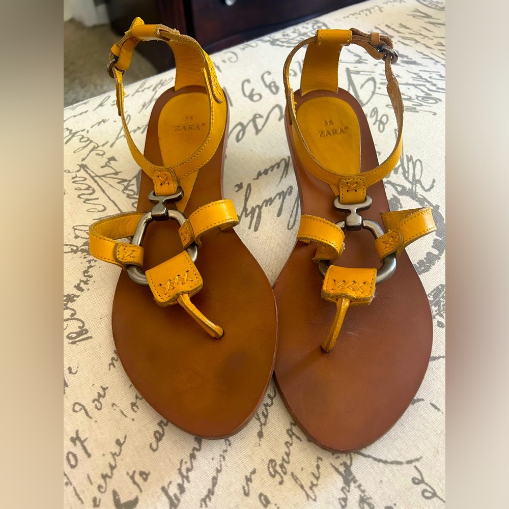 Mustard/yellow kitten heels Sandals